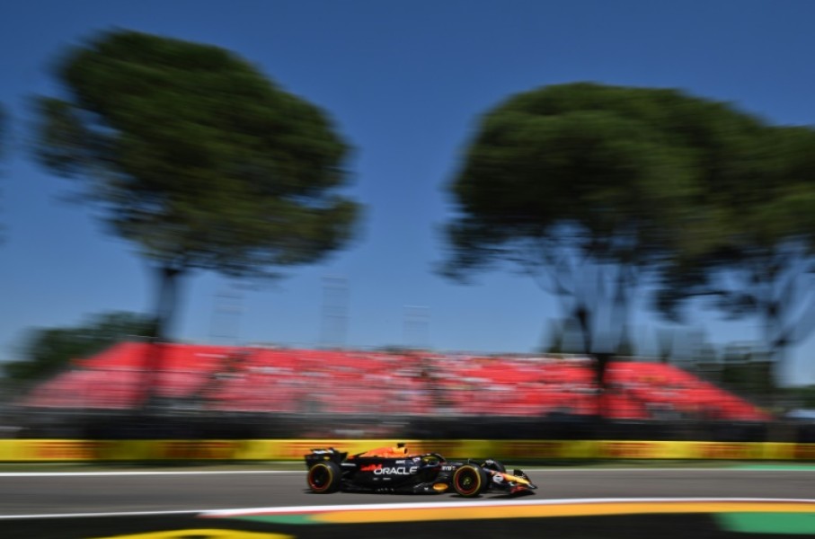 Max Verstappen on his way to matching Ayrton Senna's record of eight consecutive poles in qualifying at Imola 