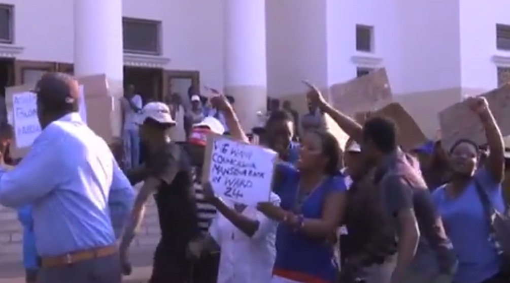 Protests have hit Zimbabwe's second biggest city Bulawayo following the election of several Shona-speaking people to the city council. Protests have hit Zimbabwe's second biggest city Bulawayo following the election of several Shona-speaking people to the city council.