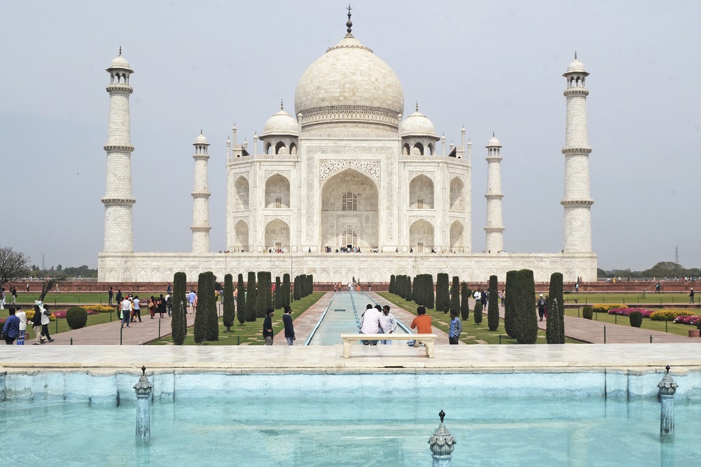 Taj Mahal to reopen even as coronavirus rages in India | eNCA
