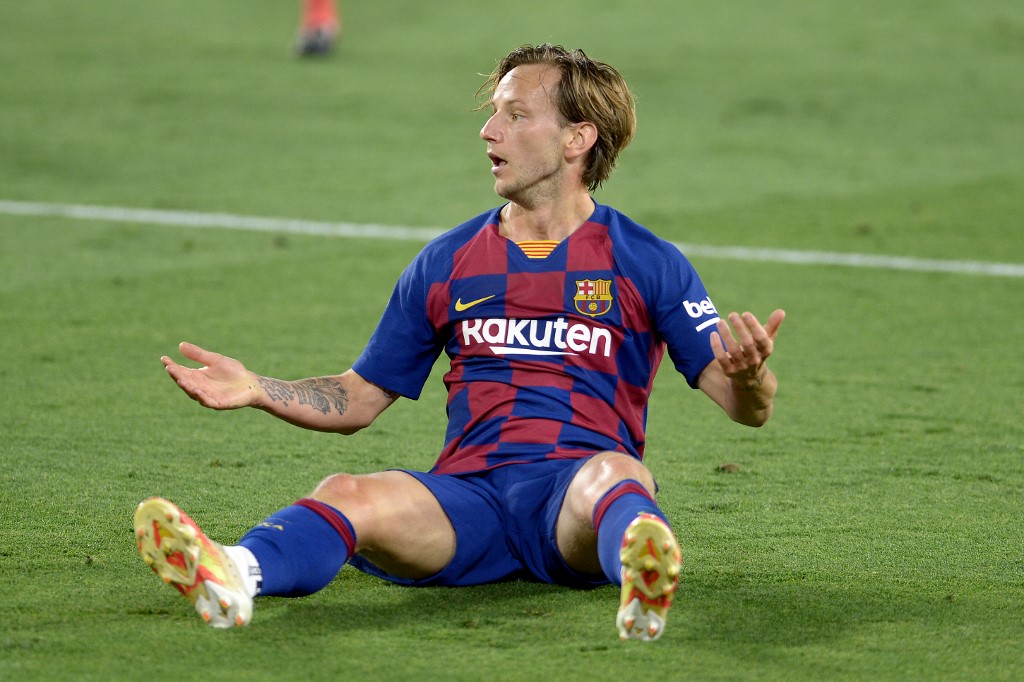Rakitic Leaves Barcelona To Rejoin Sevilla Enca
