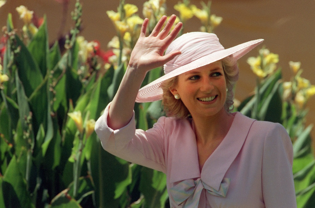 Princess Diana makes dramatic debut in 'The Crown' | eNCA