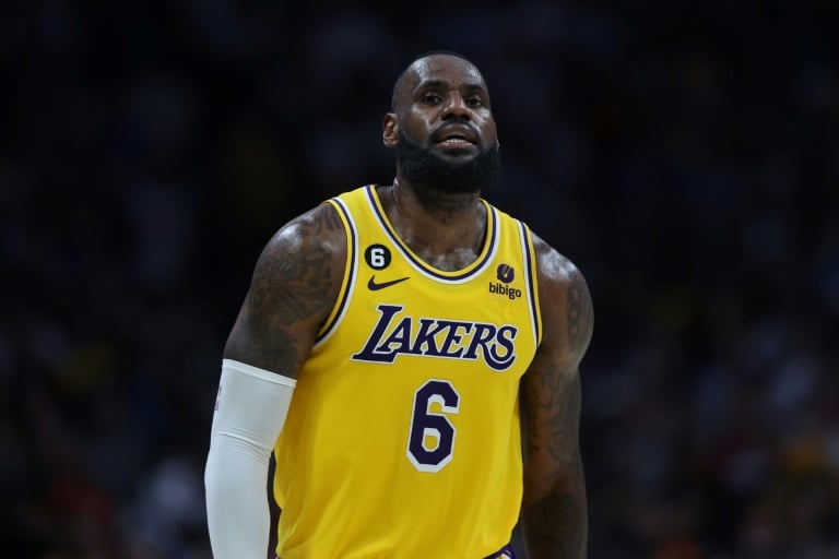 Lakers Rumors: LeBron James Changing From No. 23 To 6; Anthony Davis  Keeping No. 3