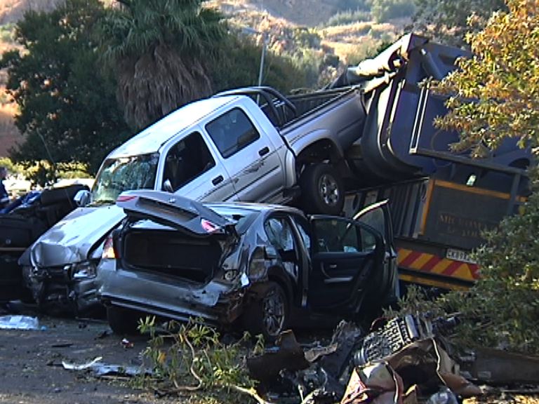Police investigate 18car pileup eNCA