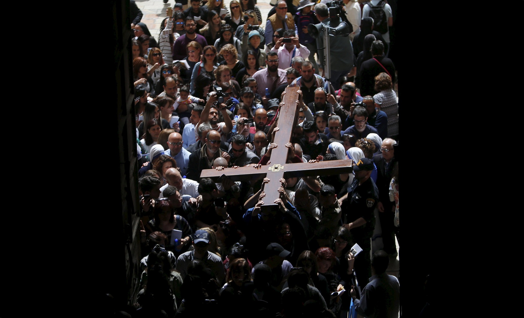 IN PICTURES Christians mark Good Friday in Jerusalem and worldwide eNCA