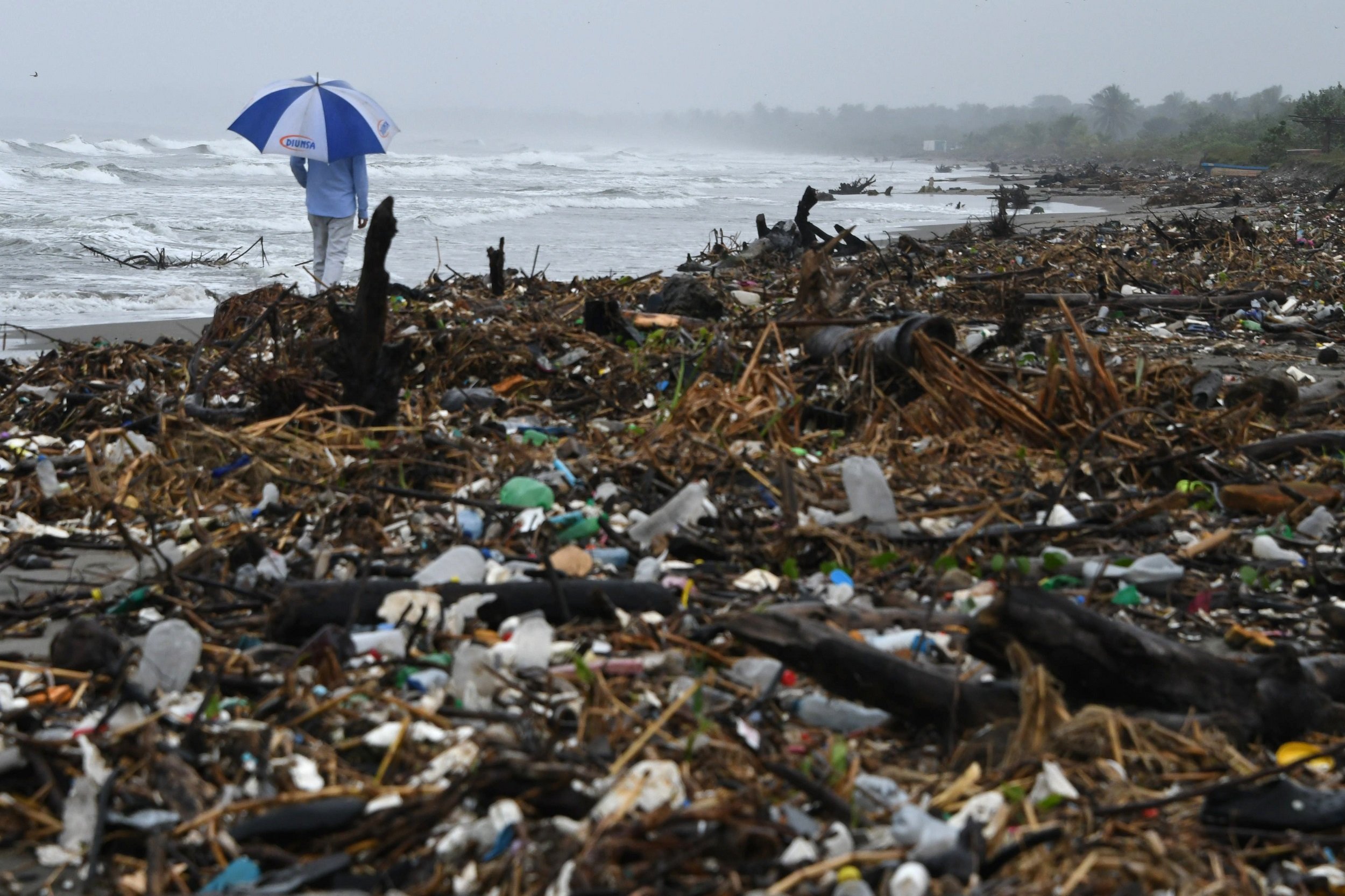 'Trash islands' off Central America exemplify ocean pollution problem ...