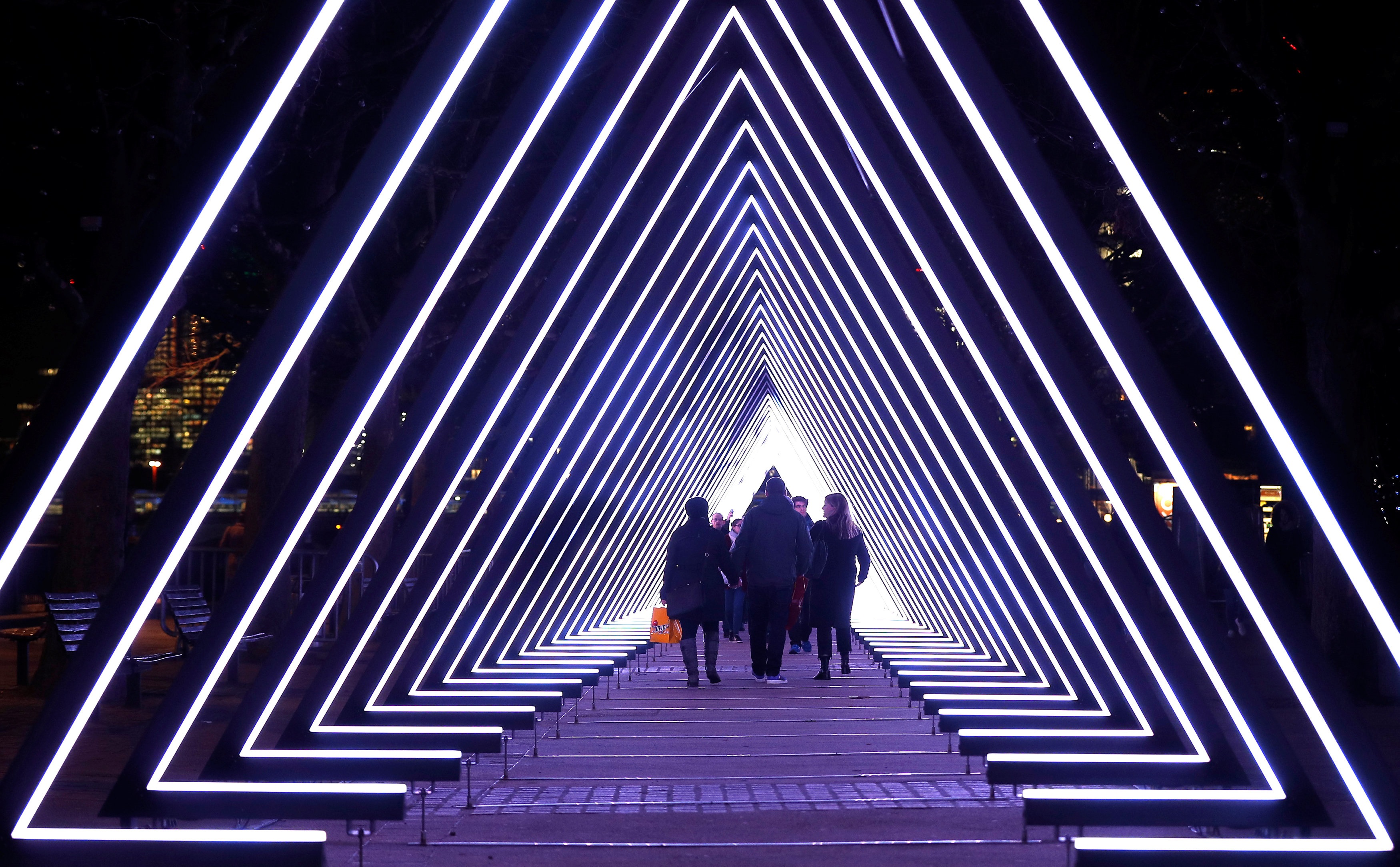 In Pictures Light Art Festival Brightens Londons Streets - 