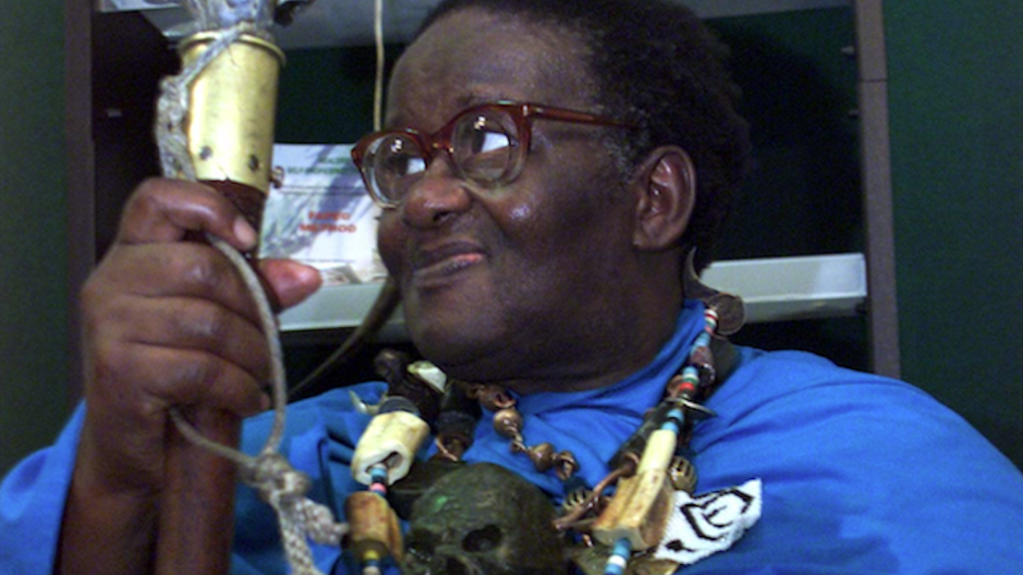 Credo Mutwa dies.