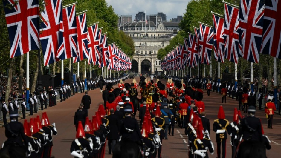 Big Ben rang out as Queen Elizabeth II was borne on a horse-drawn gun carriage to Westminster Hall