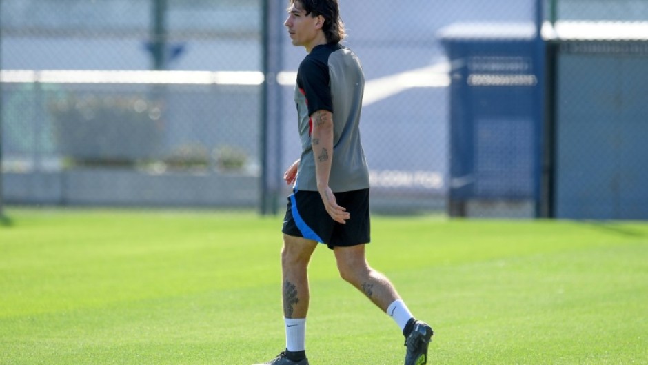 Hector Bellerin has joined Barcelona's injury list with a calf injury