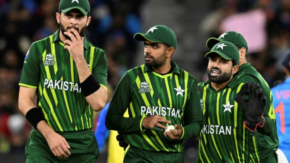 Pakistan players, (L-R) Shaheen Shah Afridi, Babar Azam and Mohammad Rizwan in the field against India