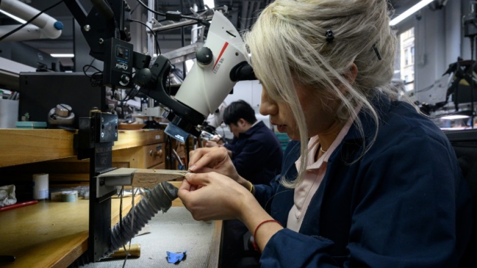 US hiring was stronger than expected in November, while unemployment held steady