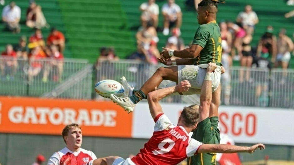 South Africa lost to Britain but advanced to the quarter-finals of the World Rugby Sevens Series in Dubai
