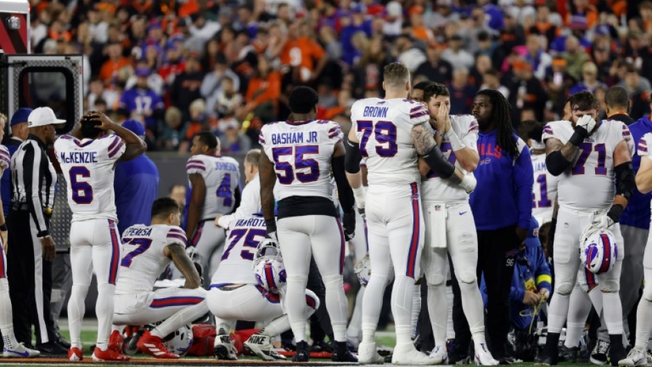 Buffalo Bills players reacted to the on-field collapse of teammate Damar Hamlin during an NFL game Monday at Cincinnati