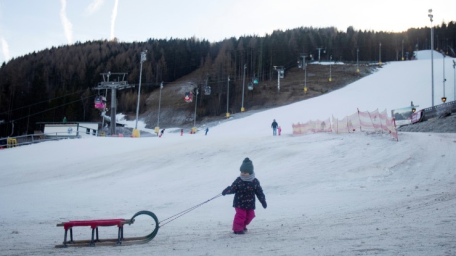 Europe ski resorts struggle to stay open in warm winter eNCA
