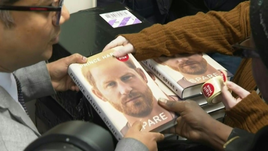 Prince Harry book release sees midnight queues and eager European buyers