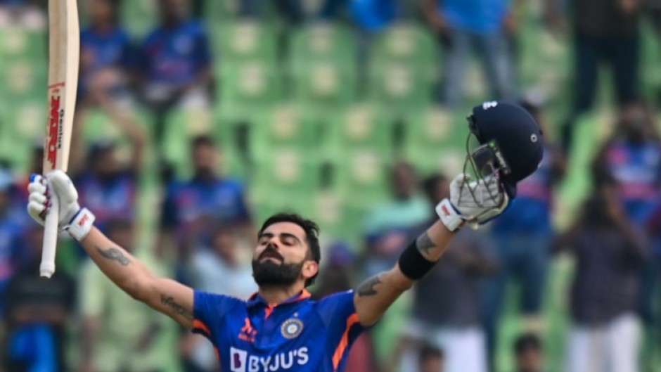 India's Virat Kohli won praise from the cricketing world after his third one-day international century in four matches 