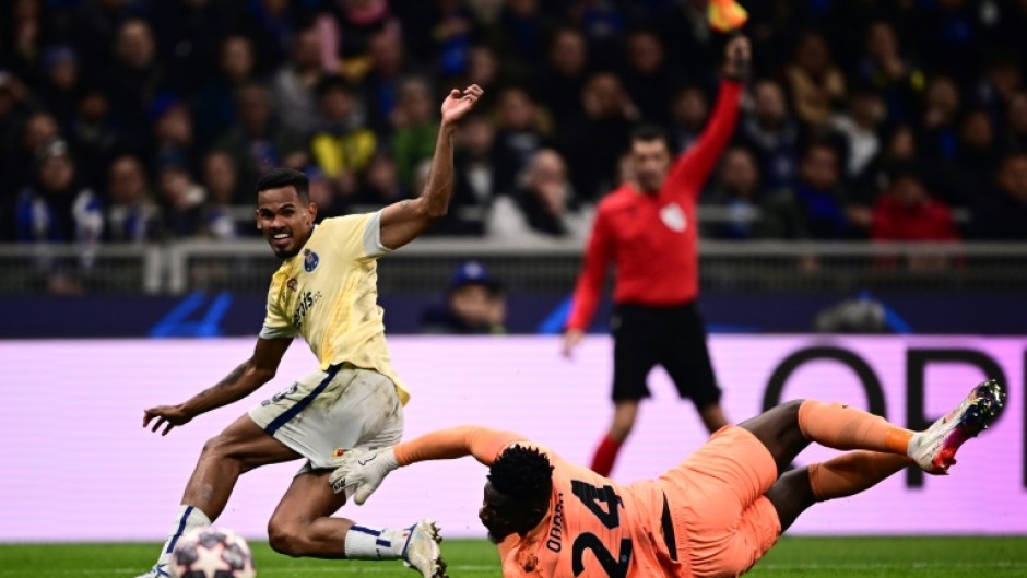 Andre Onana pulled off an incredible double save to keep Inter level