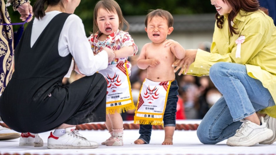 The 'crying baby sumo' ritual returned to Sensoji Temple for the first time since the Covi-19 pandemic