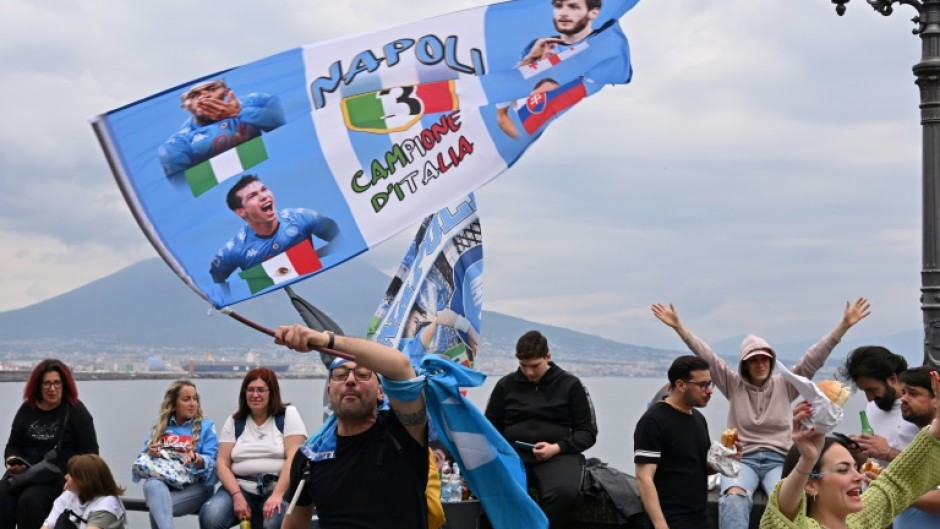 Napoli fans will have to a few more days at least for their title party