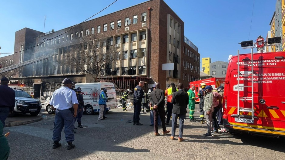 At least 73 people have died after a five storey, hijacked building caught fire in Marshalltown in the Johannesburg city centre on Thursday.