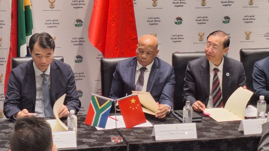 Electricity Minister Kgosientsho Ramokgopa signed a memorandum of cooperation with five Chinese entities. eNCA
