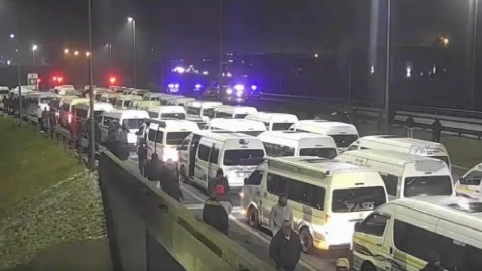 The City of Cape Town's law enforcement officials have issued a stern warning to motorists, to avoid the N2 inbound and outbound. This is due to public violence related to the taxi strike on that route. (eNCA\screenshot)
