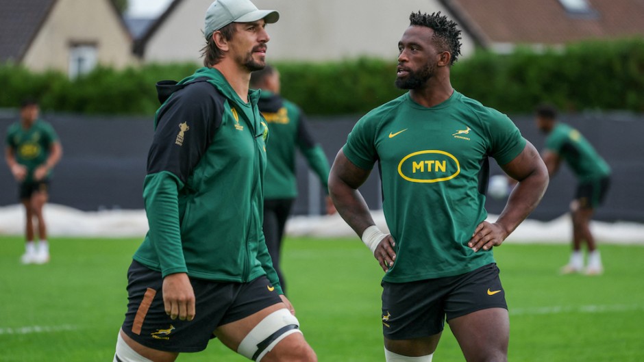 Eben Etzebeth (L) and Siya Kolisi attend a training session ahead of the France 2023 Rugby World Cup final match against New Zealand. AFP/Thomas Samson