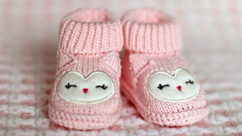 File: Pink baby booties. Terri Cnudde from Pixabay