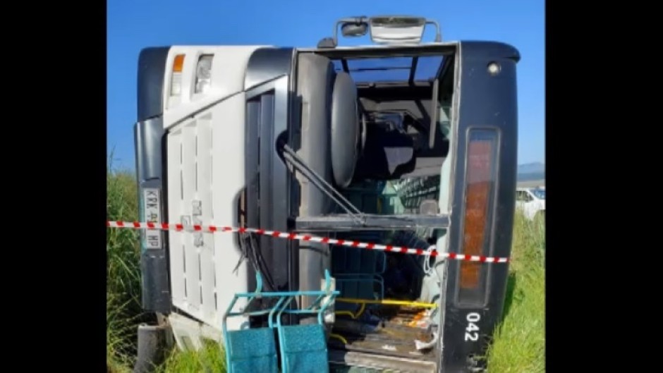 At least 9 people have been killed in a bus crash outside Paulpietersburg in KwaZulu-Natal.