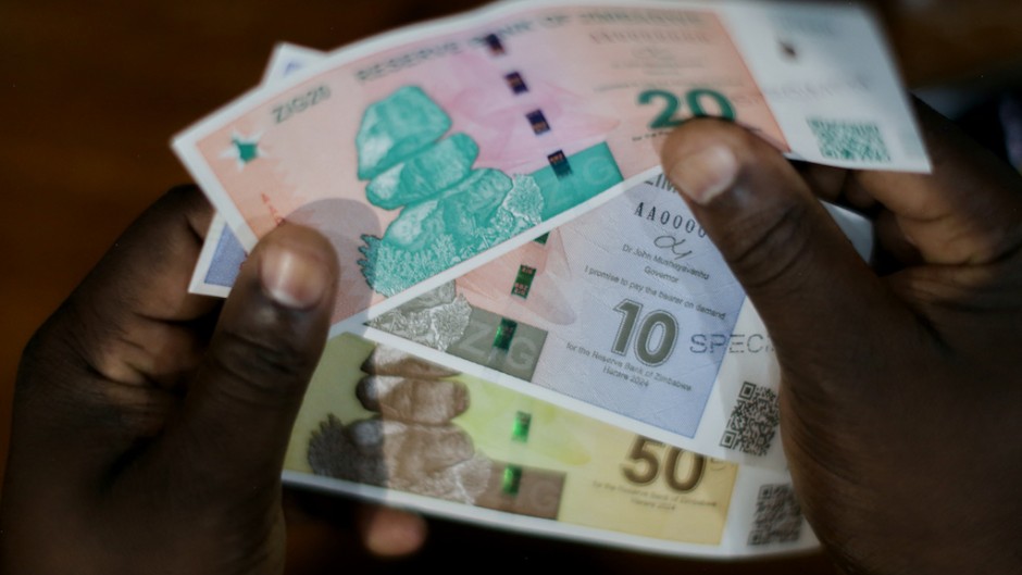 New Zimbabwean banknotes. AFP/Jekesai NJIKIZANA