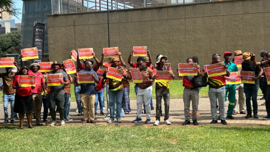 The SA Municipal Workers Union says it’s ready to strike if Helen Botes is not removed. eNCA