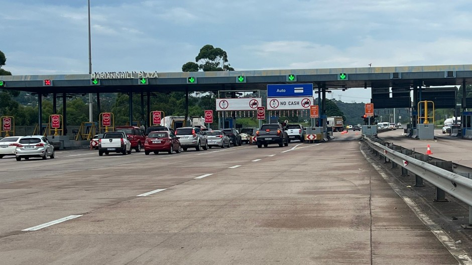 Traffic at the Marianhill toll plaza. eNCA/Zanele Buthelezi