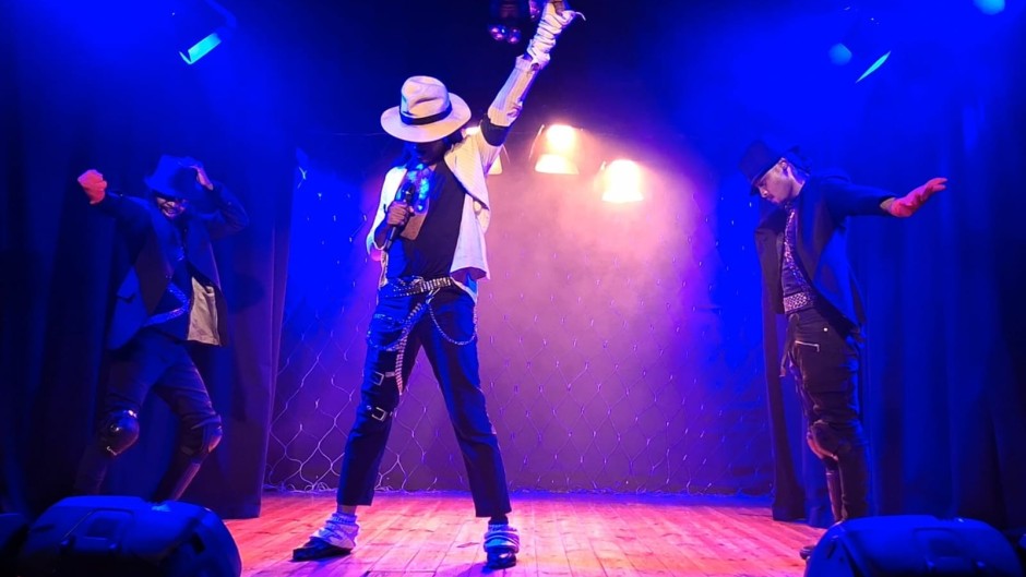 Michael Jonathan on stage as Michael Jackson 