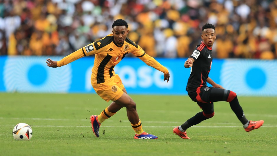 Relebohile Mofokeng of Orlando Pirates challenged by Njabulo Blom of Kaizer Chiefs. BackpagePix/Samuel Shivambu