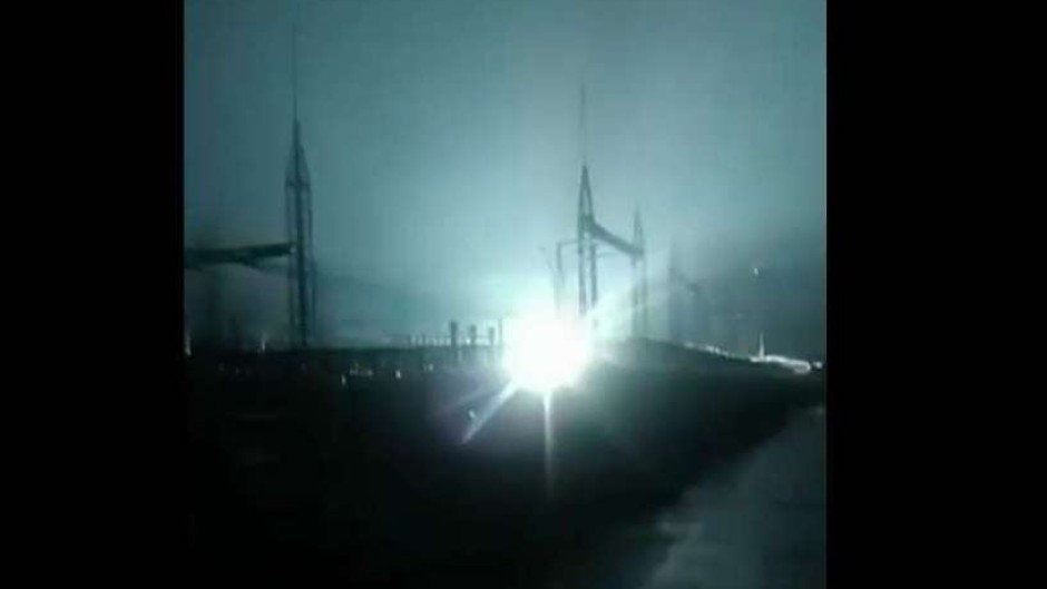 A massive explosion at Njala substation plunges a large part of Tshwane into darkness. 