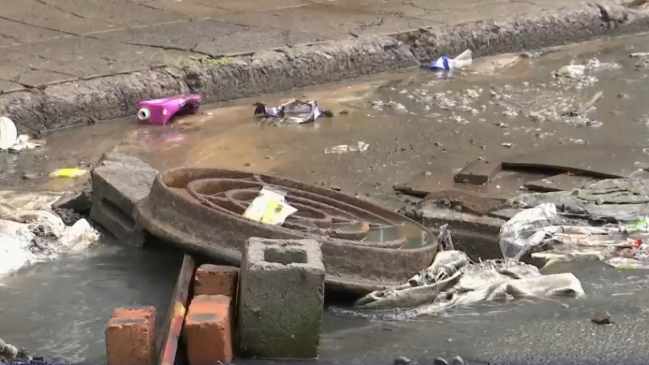 Sewer line causes a stink and road closure - Durban