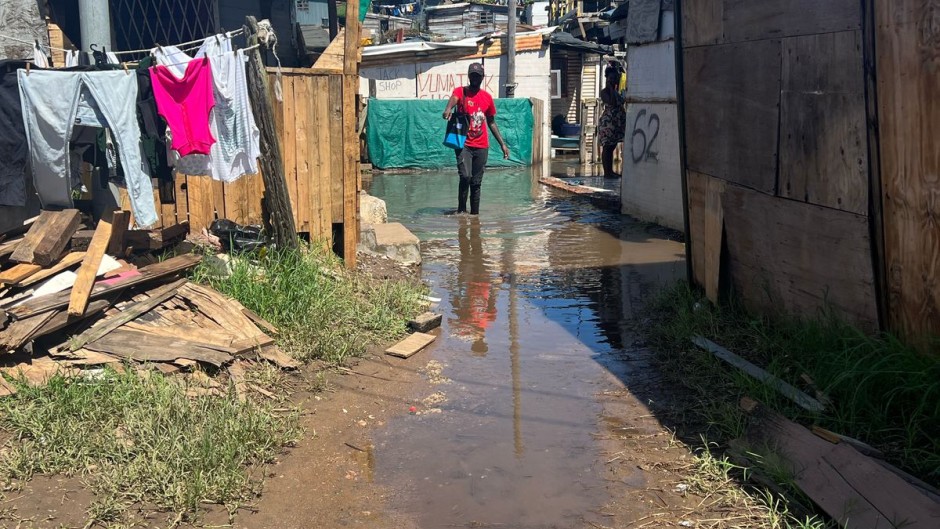 Clean up underway after deadly floods / eNCA Zanele Buthelezi 