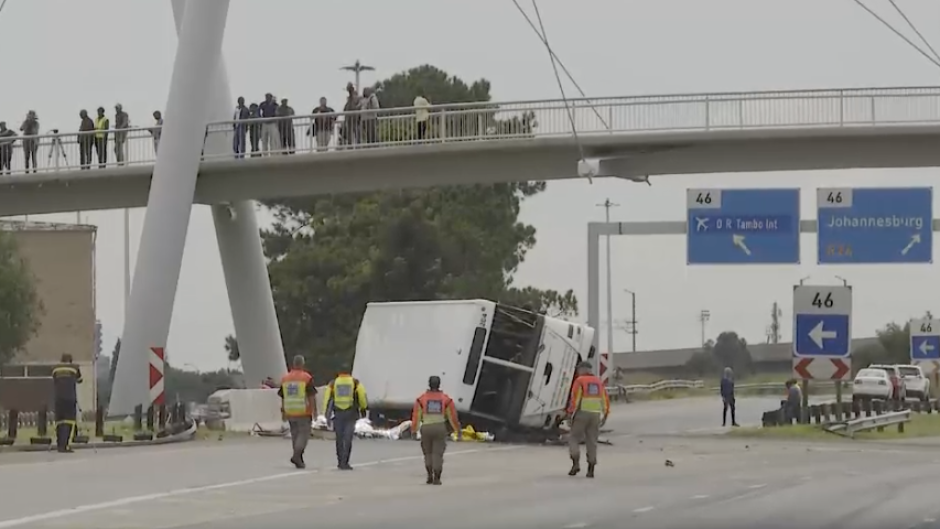 EMPD officers on the scene of the deadly bus crash on the R21.
