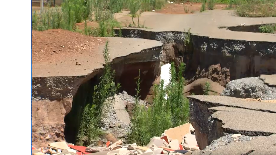 The City of Tshwane has a budget shortfall of over R180 rand to fix sinkholes /eNCA
