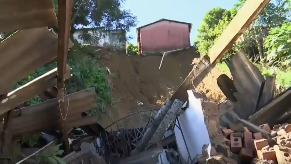 Durban floods/ supplied