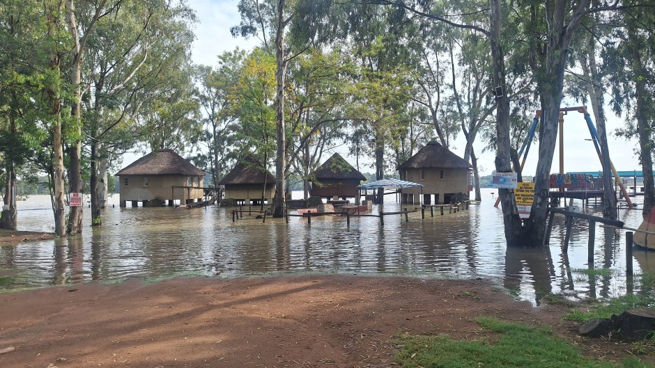 Flood waters wreak havoc in Vaal