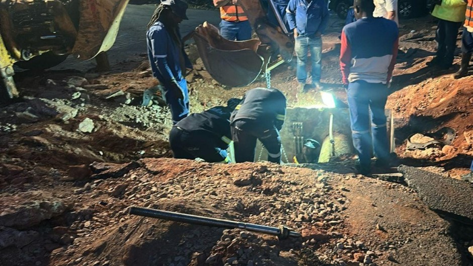 Four-day drought brings Northcliff community together / Supplied Nicoleen Jonker 