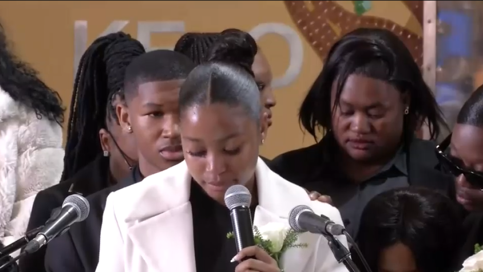 Angela Linda  speaking at the funeral taking place in Bochabela, Free State/ eNCA 