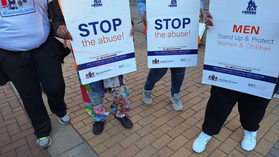 Protesters outside court where the eight girls are appearing. eNCA/Hloni Mtimkulu