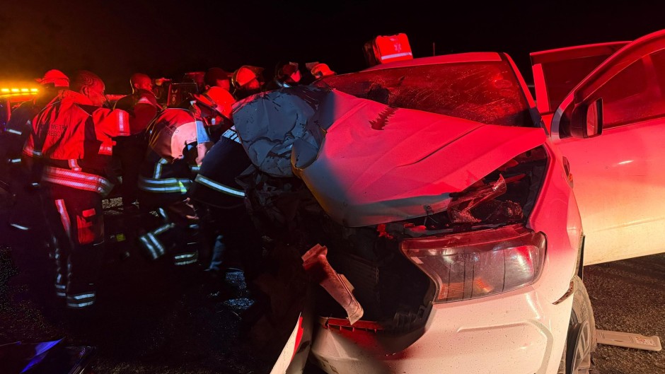 On Sunday night, emergency services responded to a horrific, fatal collision between two vehicles on the R66, near the Dokodweni Bridge.