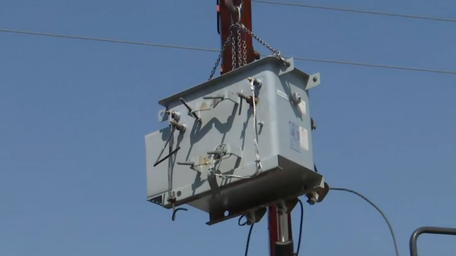 Electricity transformer