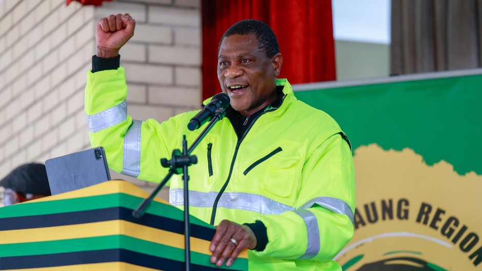 Paul Mashatile cleared by ANC integrity commission 