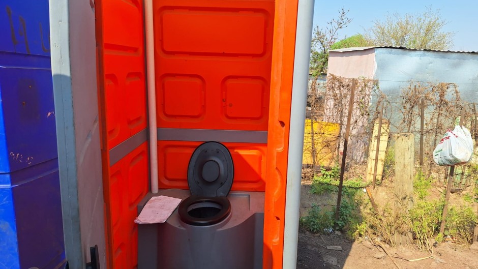 A portable toilet. eNCA/Hloni Mtimkulu