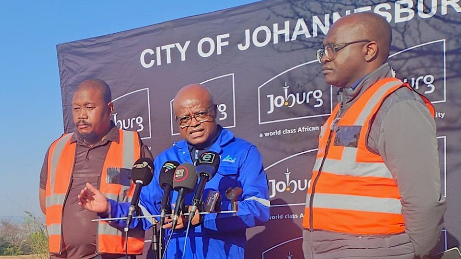 Officials from Johannesburg water with Mayor Dada Morero