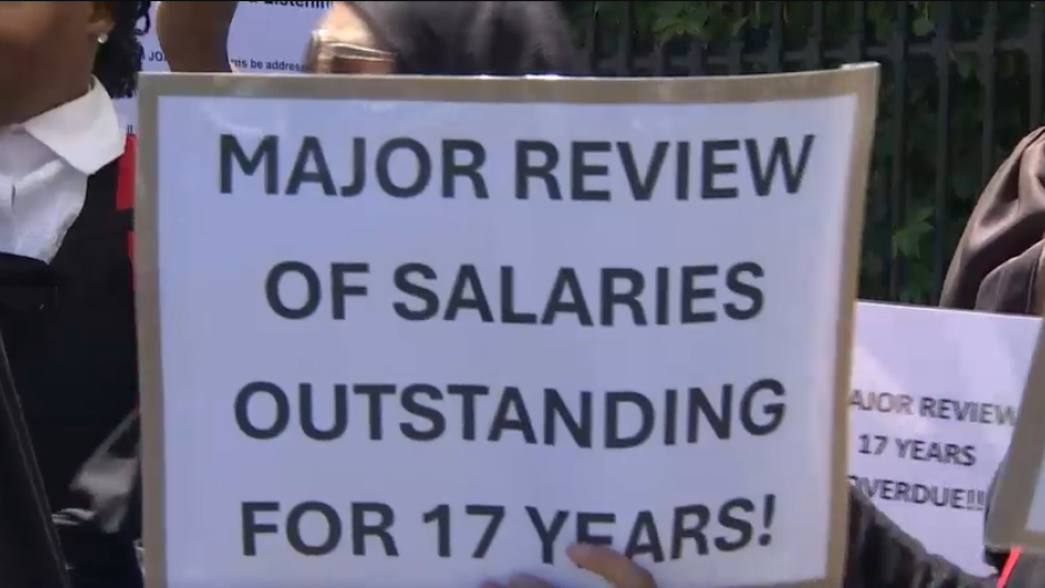 Magistrates march for pay and working conditions 